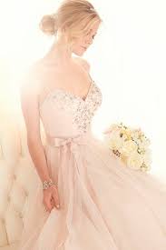 Unser testsieger konnte eine bewertung von tianshikeer hochzeitskleid rose hochzeitskleid. Rosa Brautkleid Fur Einen Glamourosen Hochzeits Look Archzine Net