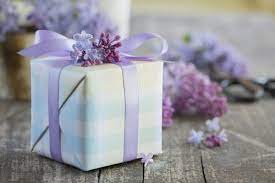 10 inspirasi hadiah peralatan elektronik untuk mengisi rumah mereka. Senarai Lengkap Cadangan Hadiah Kahwin Untuk Pengantin