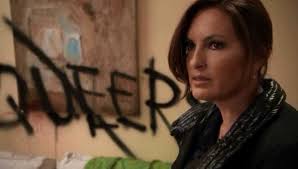 The following thursday, the series started airing new episodes at 10pm et. All Things Law And Order Law Order Svu Home Invasions Recap Review