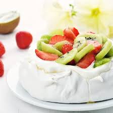 Pavlova Aux Fraises Kiwis Et Chantilly Au Mascarpone Recette Pavlova Aux Fraises Pavlova Gateau Sucre