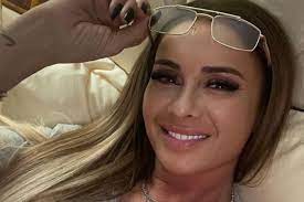 Her birthday, what she did before fame, her family life, fun trivia facts, popularity rankings, and more. Galerie Foto Anamaria Prodan ReacÈ›ie DupÄƒ Ce LaurenÈ›iu Reghecampf A AnunÈ›at CÄƒ DivorÈ›eazÄƒ E Normal Am Deranjat Zi È™i Noapte