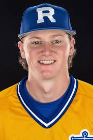 Dakota Grove's Instagram, Twitter & Facebook