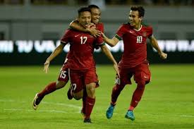 Syahrian abimanyu belum bisa bergabung dengan jdt karena kuota pemain asing asean yang kapten timnas singapura itu dibiarkan pulang ke kampung halaman untuk bergabung dengan lion. Gelandang Timnas U 19 Syahrian Abimanyu Naik Meja Operasi