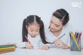 Begitu besarnya jasa kedua orang tua, terutama ibu, sehingga apapun yang kita lakukan untuk berbakti kepada kedua orang tua tidak akan dapat membalas jasa keduanya. Membalas Jasa Ibu Mandiri Investasi