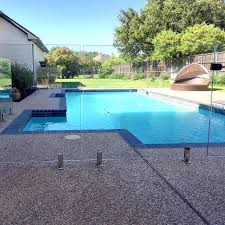 Clear Views Modern Look Glass Pool Fence In Dallas Tx Glass Pool Fencing Glass Pool Pool Fence