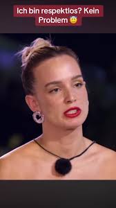 Elsa Und Maria Streit Beauty and Nerd