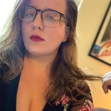 Amanda Sardelis's Instagram, Twitter & Facebook