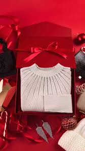 Holiday gifting made easy 🎁✨ Discover the perfect presents for your family  and friends, from the social butterfly to the one who loves to relax at  home. Who’s