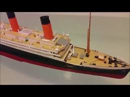 sinking and splitting titanic model