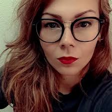 te sumerges en mis aguas pez que renuncia a la claridad adentro sólo el  instinto llega la percepción (entre olas y algas) se diluye En Memorias de  la piel (@halleyediciones, 2020)