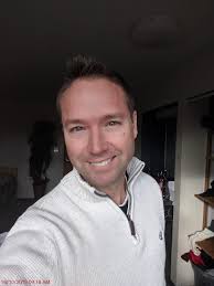 What hotels in Las Vegas have a nice sports book to watch games