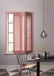 Der fensterladen ist der „klassiker in der be­schat­tung. 7 Innenfensterladen Ideen Innenfensterladen Innenraume Innenarchitektur