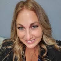 Amanda Cruse's Instagram, Twitter & Facebook