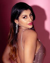 Yashika Anand - Free pics, galleries & more at Babepedia