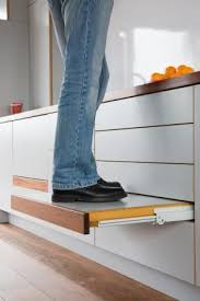 Astuce Pour Marche Pied Pour Attraper Objets En Hauteur Astuce Attraper Diykitchenidea Haus Kuchen Kuchen Design Kuchendesign