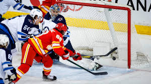 Here we will cover everything you need to know. Lindholm Scores Game Winner For Calgary Flames In 3 2 Win Over Winnipeg Jets The Star