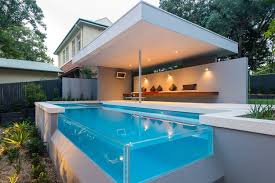 Der Glas Pool Ist Ein Echter Hingucker In Diesen 45 Hausern Und Hotels Dekoration Gram Swimming Pool Glaspool Inground Pool Designs