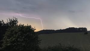Wetterdienst warnt heute vor heftigen gewittern und unwetter durch starkregen. Vorabwarnung Des Dwd Lippe Konnten Heute Schwere Gewitter Treffen Radio Lippe