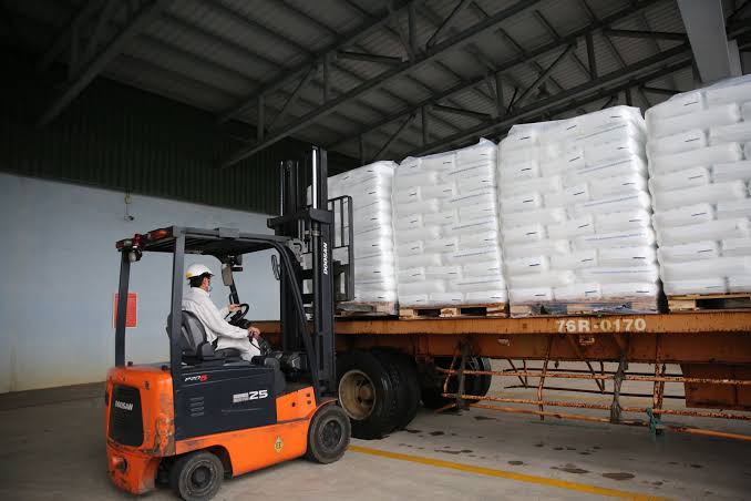 Vận chuyển hạt nhựa phục vụ sản xuất công nghiệp