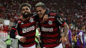 QUEM FOI MELHOR? Ex-atacante Walter se compara a atacantes do Flamengo