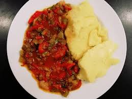 2 bucati castraveti murati si/sau, pentru mai multa culoare, gogosari murati mai multe, mie imi plac multe. George S Treats Fasole Batuta Cu Salata De Ardei Copti Facebook