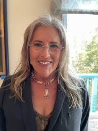 Mona Frazier's Instagram, Twitter & Facebook