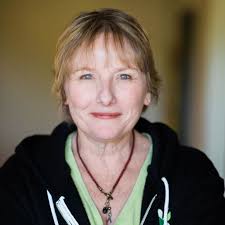 Denise Beyer's Instagram, Twitter & Facebook