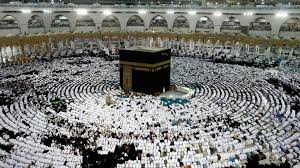 Voir plus d'idées sur le thème mosquée, architecture islamique, mecque islam. Arabie Saoudite Un Francais Se Suicide Du Haut De La Grande Mosquee A La Mecque Rt En Francais