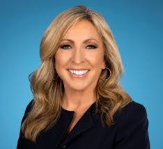 Laura Ingle's Instagram, Twitter & Facebook