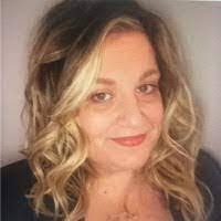 Karyn Hanna's Instagram, Twitter & Facebook