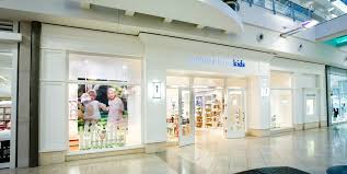 Pottery barn is a housewares, home accessories and furniture retailer with 200 stores nationwide. Pottery Barn Kids At The Mall At Millenia In Orlando Florida