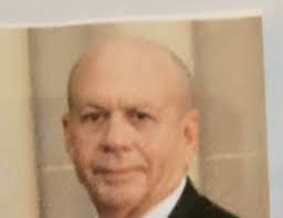 Robert Russum's Instagram, Twitter & Facebook