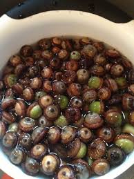 Acorns are lovely to use in crafts but they do need a quick cleaning first. Project Guide Preparing Acorns And Pine Cones For Fall Decorating Acorn Crafts Dried Acorns Acorn Decorations