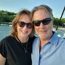 Are there places in Sarasota that accept credit or debit cards during a  power outage?