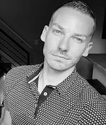 V Master Barber & Stylist