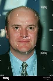 Gordon Elwell's Instagram, Twitter & Facebook