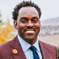 Lisa Jurich's Instagram, Twitter & Facebook