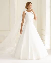 Mit liebe fürs detail stehen wir bräuten vor ihrem großen tag zur seite. Brautkleid Nizza Brautmoden Opree