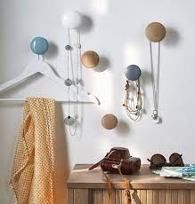 Relooking Salle De Bains 12 Idees Pour Moins De 200 Euros Relooking Salle De Bain Porte Manteaux Pateres Salle De Bain