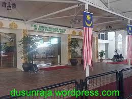 Masjid kompleks tabung haji merupakan sebuah masjid qariah yang terletak dalam daerah petaling, selangor, malaysia. Kompleks Tabung Haji Kelana Jaya The Royal Orchard