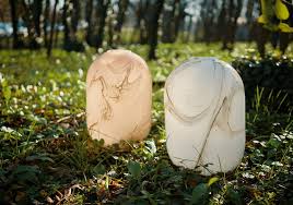 .nder auf mass #nachhaltigkeit durch überlegte produktion #fairness #swiss #manufacturing #manufaktur #elvetiara. Home Vetrarti