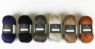 K (knit) by helga isager is a collection of 10 designs aimed at both beginners and knitters with a little this book contains 10 knitting patterns: Isager Hor Organic Linen Emily Foulds