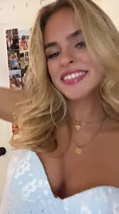 brooklyn beck (@brooklynn.beckk)