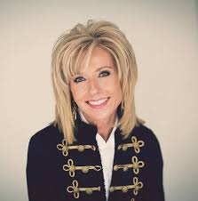 Since i am the wife of a southern baptist pastor, this may seem like. Similar But Not So Harsh And Square Softer Layers Beth Moore Hair Hair Images Hair Styles