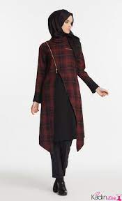Tugba Tesettur Bordo Siyah Ekoseli Tunik Modelleri Kadinlive Com Basortusu Modasi Moda Stilleri Tunik