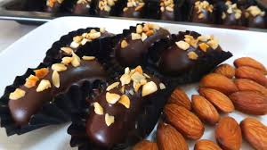 Namun, biskut ini agak leceh untuk dihasilkan kerana ia melibatkan dua kali kerja. London Almond Cookies å·§å…‹åŠ›ä¼¦æ•¦æä»é¤… Biskut Almond London Sun S Homemade Food Youtube