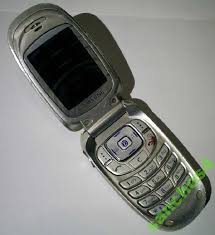 Samsung E105 с батареей (нерабочий ...