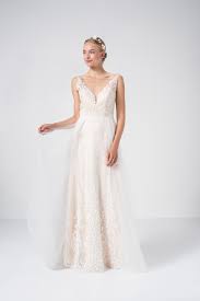 Wir sind sicher, dass unter unseren brautkleidern das kleid ihrer träume ist. Die 130 Besten Ideen Zu Weise Braut De Brautmode Brautaccessoires In 2021 Brautmode Brautaccessoires Hochzeitsaccessoires