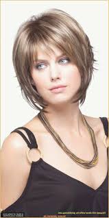 Runden gesichtern, vielleicht auch mit doppelkinn, stehen am besten weich fallende frisuren oder volumen am oberkopf. Elegant Frisuren Fur Rundes Gesicht Mit Doppelkinn Kurzhaarfrisuren Bob Frisur Ovales Gesicht Bob Frisur