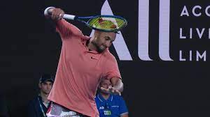 Große auswahl an yonex tennisschlägern, vcore sv, ezone, duel g uvm. Nick Kyrgios Zerschmettert Schlager Anschliessendes Fan Geschenk Kommt Nicht An Tennis Video Eurosport